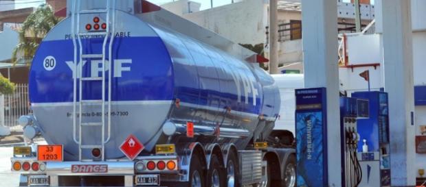 Macri avanza con la privatizaciòn de YPF Macri avanza con la privatizaciòn de YPF