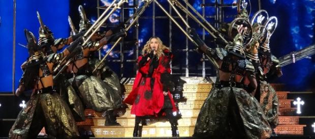 Madonna and her dancers performing "Iconic" Madonna and her dancers performing "Iconic"