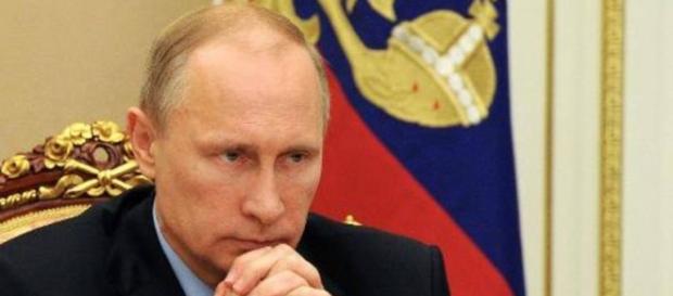 Pútin diz que ninguém se intrometerá na Rússia Pútin diz que ninguém se intrometerá na Rússia