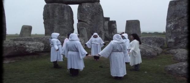 Ritualurile magice nu sunt spectacole publice Ritualurile magice nu sunt spectacole publice