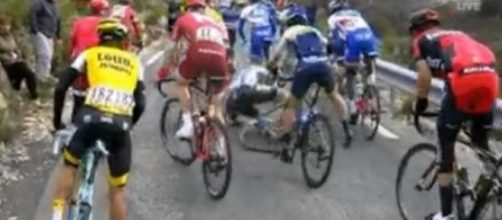 La caduta di Adam Hansen alla Parigi Nizza