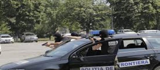 A vrut să o treacă ilegal granița pe nepoțica ei A vrut să o treacă ilegal granița pe nepoțica ei