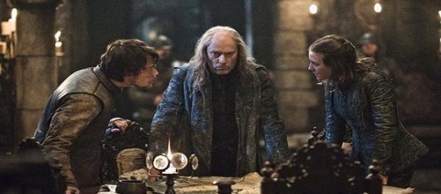 Balon Greyjoy junto a sus hijos Theon y Yara Balon Greyjoy junto a sus hijos Theon y Yara