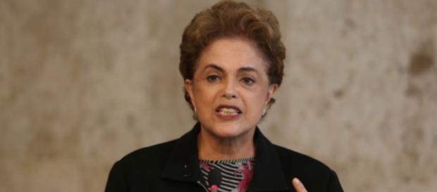 Dilma na coletiva emergencial de 11/03 Dilma na coletiva emergencial de 11/03