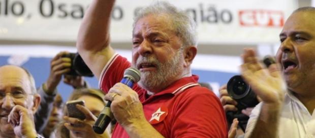 Lula chora em evento do PT- Imagem: Google Lula chora em evento do PT- Imagem: Google