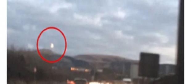 Ufo: avvistamento nei cieli di Edimburgo Ufo: avvistamento nei cieli di Edimburgo