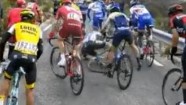 La caduta di Adam Hansen alla Parigi Nizza