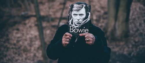 Bowie self-portrait to attract auction interest
