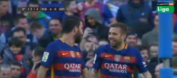 Turán y Alba celebrando el 5º gol del Barcelona Turán y Alba celebrando el 5º gol del Barcelona