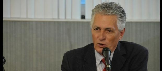 Deputado Rogério Correia pedindo reflexão Deputado Rogério Correia pedindo reflexão
