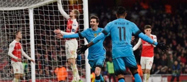 Leo Messi y Neymar Jr celebrando un gol Leo Messi y Neymar Jr celebrando un gol