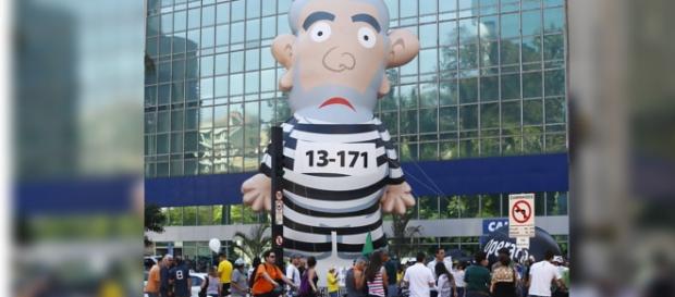 Pixuleko está bem protegido nas manifestações Pixuleko está bem protegido nas manifestações