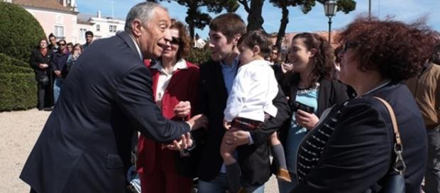 Presidente passou o dia a cumprimentar as pessoas Presidente passou o dia a cumprimentar as pessoas
