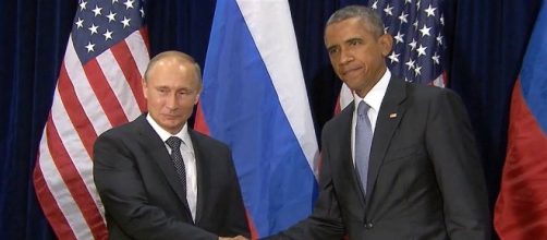 Obama e Putin si stringono velocemente la mano