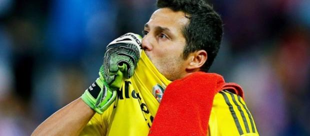 Júlio Cesar pode sair do Benfica Júlio Cesar pode sair do Benfica