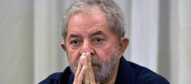 Lula, em comoção com os últimos acontecimentos Lula, em comoção com os últimos acontecimentos