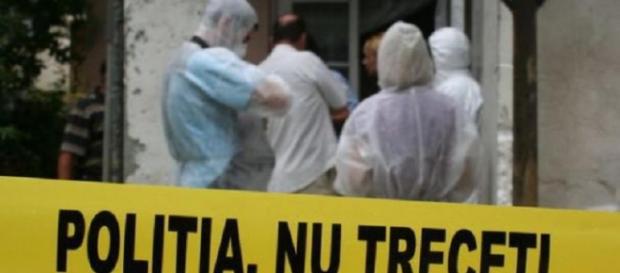 O mamă şi-a băgat pruncii în frigider O mamă şi-a băgat pruncii în frigider