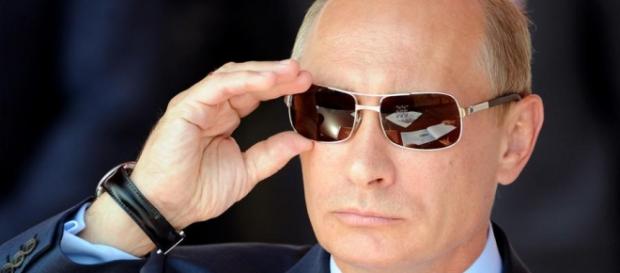 Putin afirma que a missão na Síria está cumprida Putin afirma que a missão na Síria está cumprida