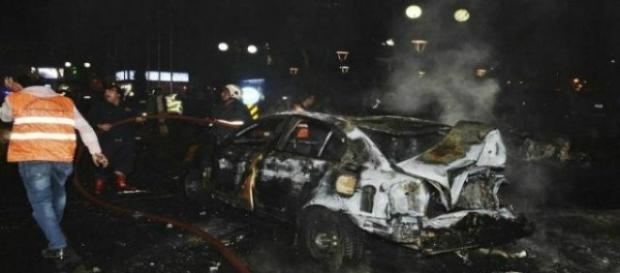Soccorsi sulla scena dell'attentato Soccorsi sulla scena dell'attentato