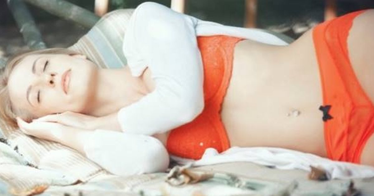 Why is sleeping without underwear better for our health?