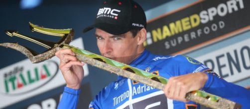 La Tirreno è di Van Avermaet - Ansa/Peri Zennaro