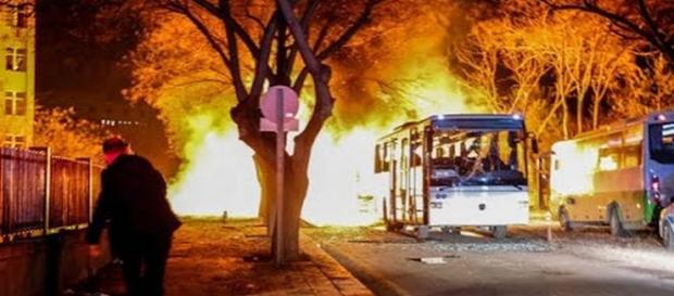 Explozie la Ankara soldată cu 37 de morți Explozie la Ankara soldată cu 37 de morți
