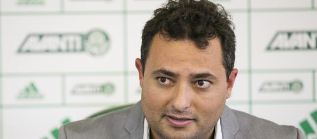 Mattos, executivo de futebol do Palmeiras. Mattos, executivo de futebol do Palmeiras.