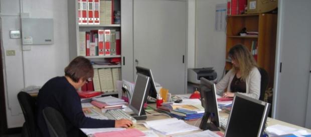 Tagli segreterie stabilità, confermati (foto cgil). Tagli segreterie stabilità, confermati (foto cgil).