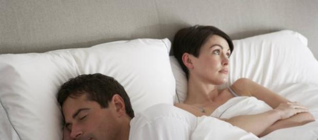 La pareja se ve afectada por el escaso sueño La pareja se ve afectada por el escaso sueño