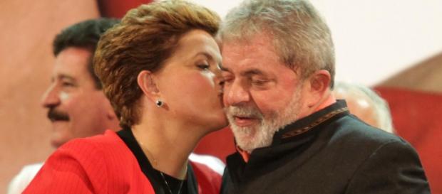 Lula aceita convite de Dilma e se torna ministro Lula aceita convite de Dilma e se torna ministro