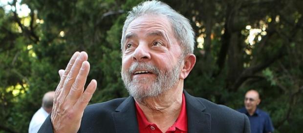 Lula agora é ministro da Casa Civil Lula agora é ministro da Casa Civil