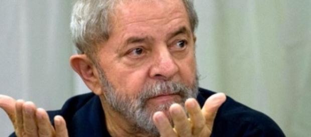 Lula vira Ministro da Casa Civil Lula vira Ministro da Casa Civil