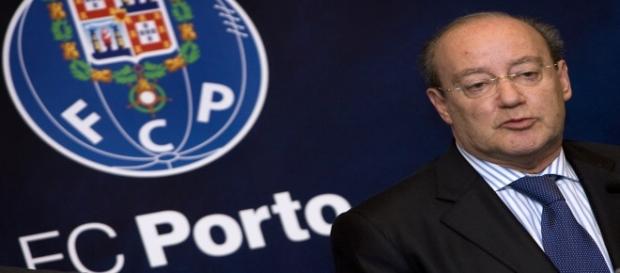 Pinto da Costa desmente jornal espanhol. Pinto da Costa desmente jornal espanhol.