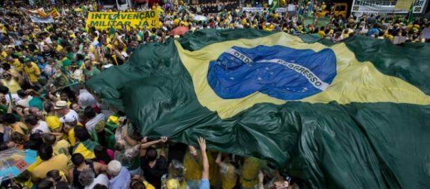 “Bolsa Família é lavagem de dinheiro”. “Bolsa Família é lavagem de dinheiro”.