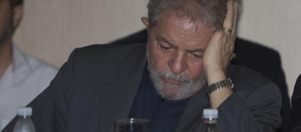 Destino de Lula está nas mãos de Sérgio Moro Destino de Lula está nas mãos de Sérgio Moro