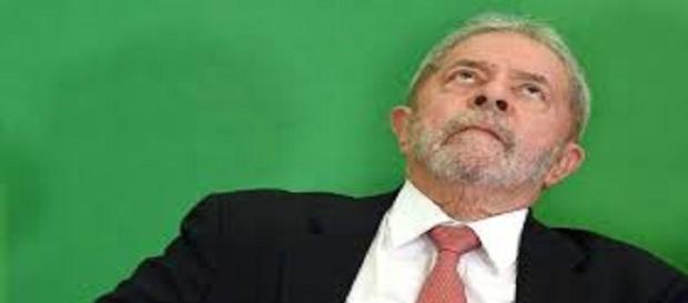 Lula: ministro da Casa Civil ou não? Lula: ministro da Casa Civil ou não?