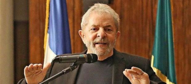 Trecho do grampo telefônico cria polêmica Trecho do grampo telefônico cria polêmica