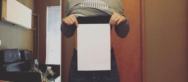 Asiática demostrando su #A4Waist Asiática demostrando su #A4Waist