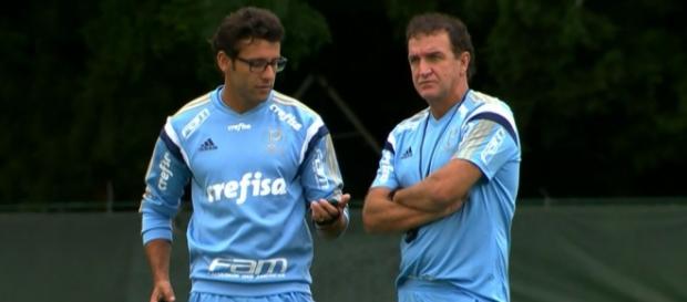 Cuca observa treino do Palmeiras na Academia Cuca observa treino do Palmeiras na Academia