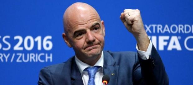 Infantino anunciou acordo milionário com chineses Infantino anunciou acordo milionário com chineses