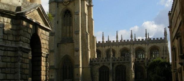 La Universidad de Oxford es la mejor de Europa. La Universidad de Oxford es la mejor de Europa.