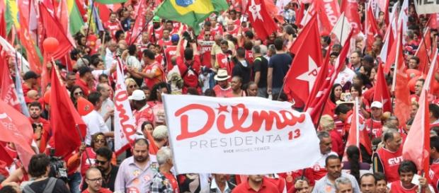 Os manifestantes pediam respeito ao voto Os manifestantes pediam respeito ao voto