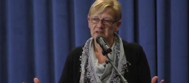 Simone vorbește despre realitățile din orașul său Simone vorbește despre realitățile din orașul său