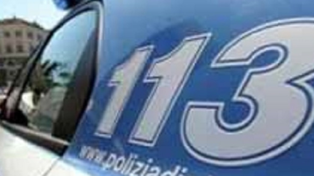 Calabria, uomo appicca fuoco sotto un camper