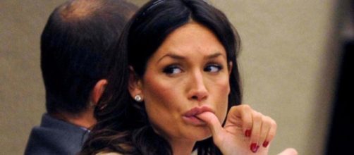 Ruby ter: Berlusconi paga ancora le olgettine. A Nicole Minetti 15 mila euro al mese.
