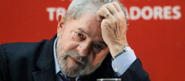 Lula teve nomeação suspensa pelo STF Lula teve nomeação suspensa pelo STF