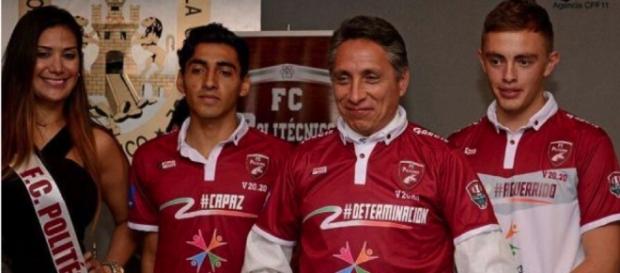 Manuel Negrete, padrino del FC Politécnico. Manuel Negrete, padrino del FC Politécnico.