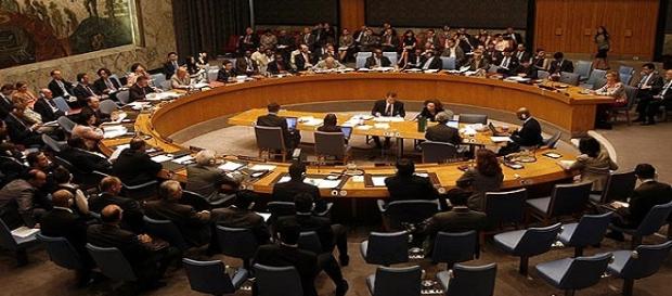 Miembros del consejo negociando las sanciones Miembros del consejo negociando las sanciones