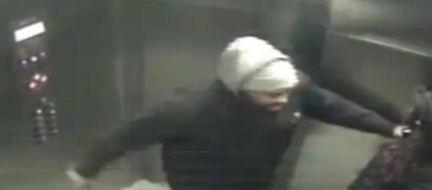 O femeie a fost lovita cu un cutit in lift O femeie a fost lovita cu un cutit in lift