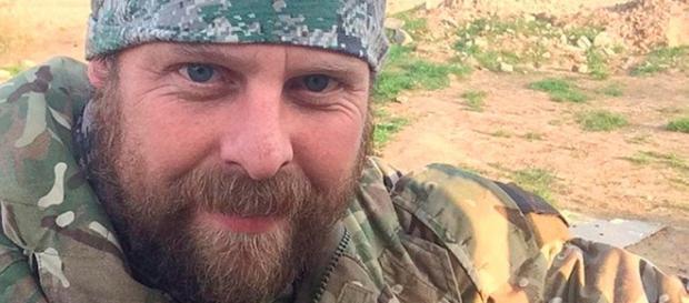 Łowca bojowników ISIS ucieka przed policją. Łowca bojowników ISIS ucieka przed policją.